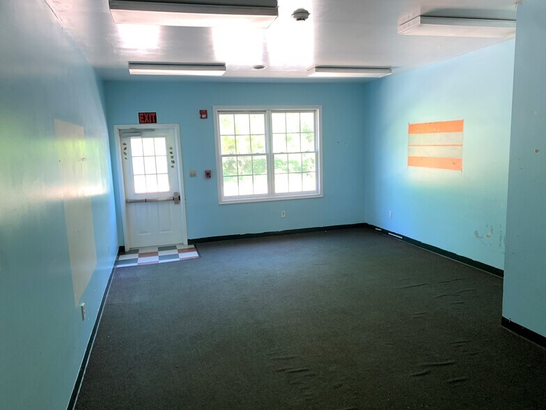 More Photos Of 81 Quicks Mill Rd, Verona Schools For Sale