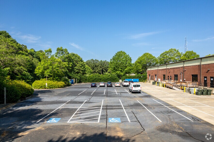 More Photos Of 1150 Crews Rd, Matthews Office For Lease