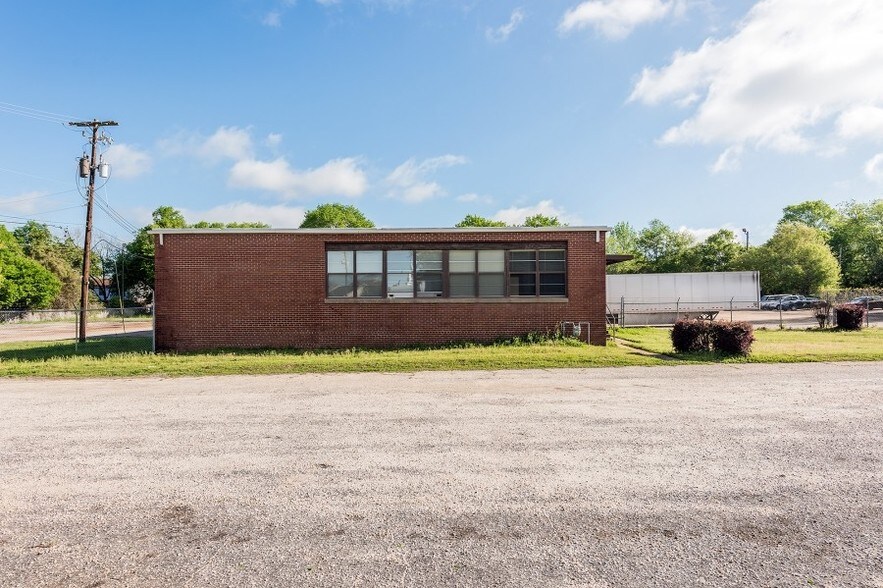 More Photos Of 3609 Lower Wetumpka Rd, Montgomery Warehouse For Sale