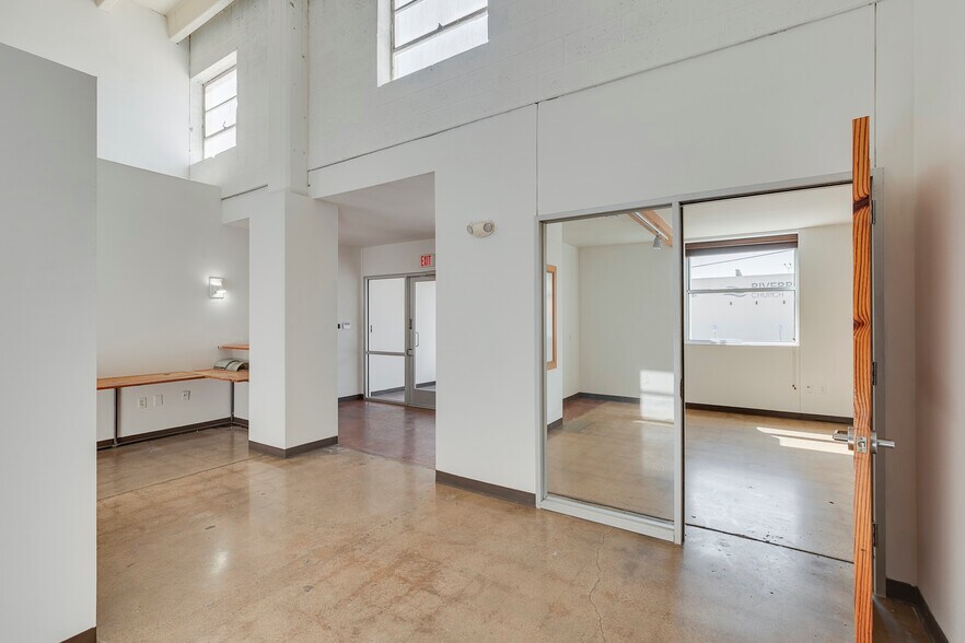 More Photos Of 2920 Shotts St, Fort Worth Distribution For Lease