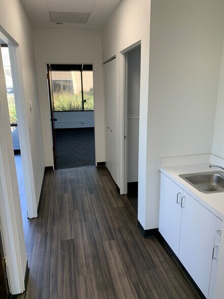 More Photos Of 6110-6130 Valley View Ave, Buena Park Unknown For Lease