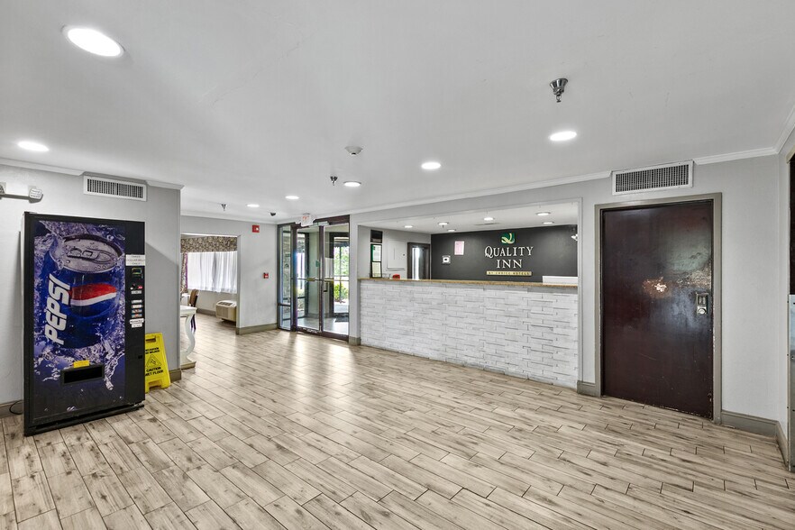 More Photos Of 155 Vulcan Rd, Birmingham Hotel For Sale