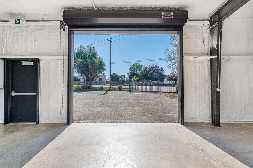 More Photos Of 10342 Old Redwood Hwy, Windsor Warehouse For Sale