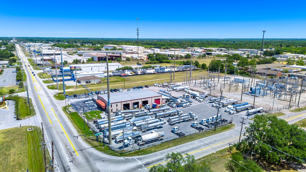 More Photos Of 2740 Combee Rd, Lakeland Truck Terminal For Lease
