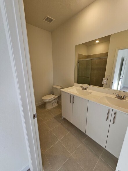 More Photos Of 1148 SE 2nd St, Homestead Apartments For Sale