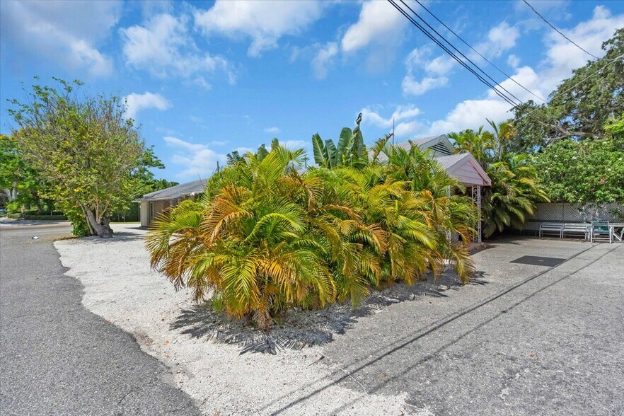 More Photos Of 1761 Siesta Dr, Sarasota Apartments For Sale
