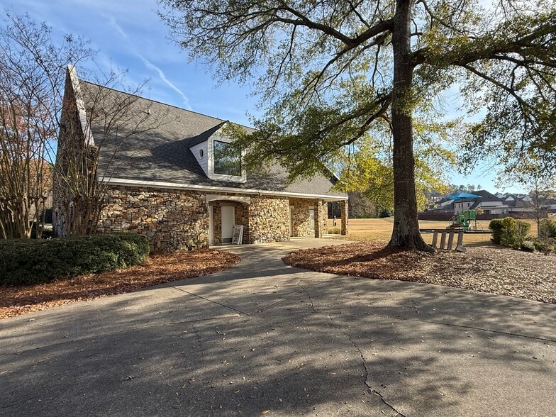 More Photos Of 204 Griffin Park Dr, Birmingham Office For Sale