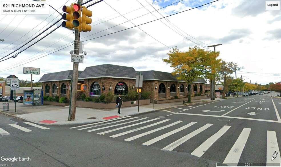 Primary Photo Of 921 Richmond Ave, Staten Island Restaurant For Lease