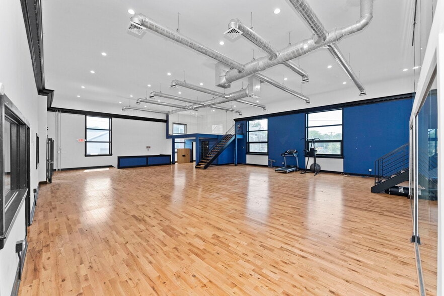 More Photos Of 368 E Moore St, Norristown General Retail For Sale