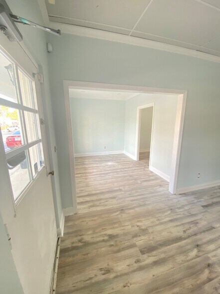 More Photos Of 2080 6th Ave, Vero Beach Storefront Retail Office For Lease