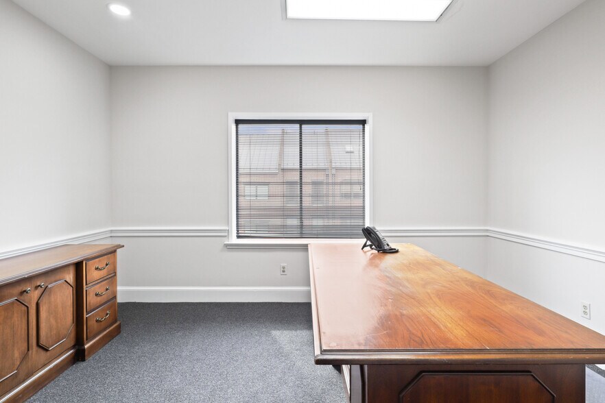 More Photos Of 115 Oronoco St, Alexandria Office For Lease