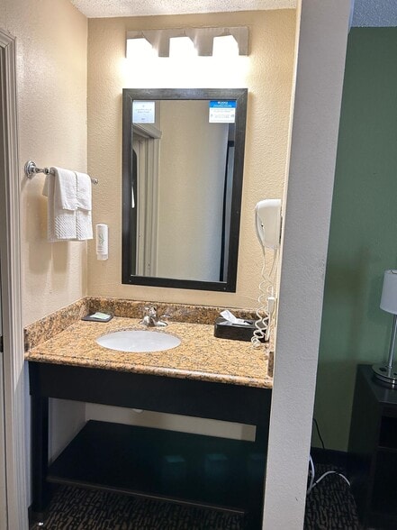 More Photos Of 7055 Concourse Pky, Douglasville Hotel For Sale