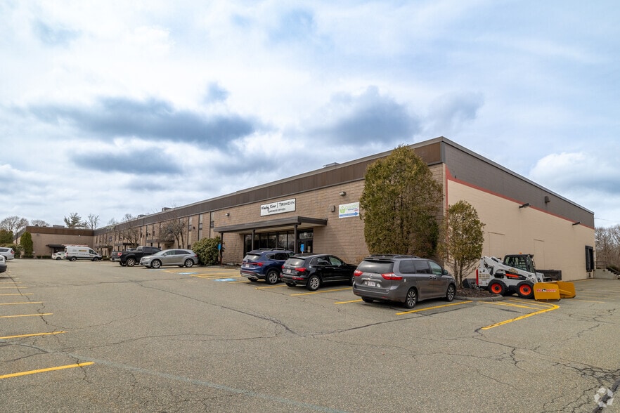 Primary Photo Of 135-199 Bay State Dr, Braintree Warehouse For Lease