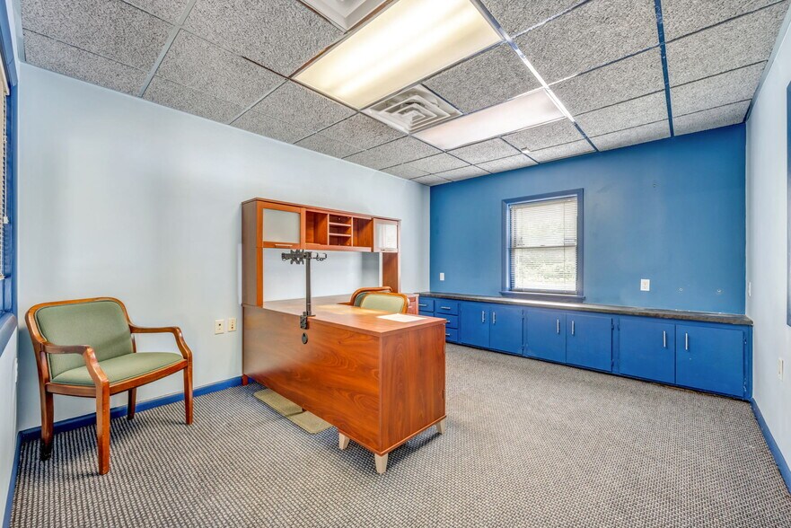 More Photos Of 203 Hershinger Rd, Coraopolis Office For Sale