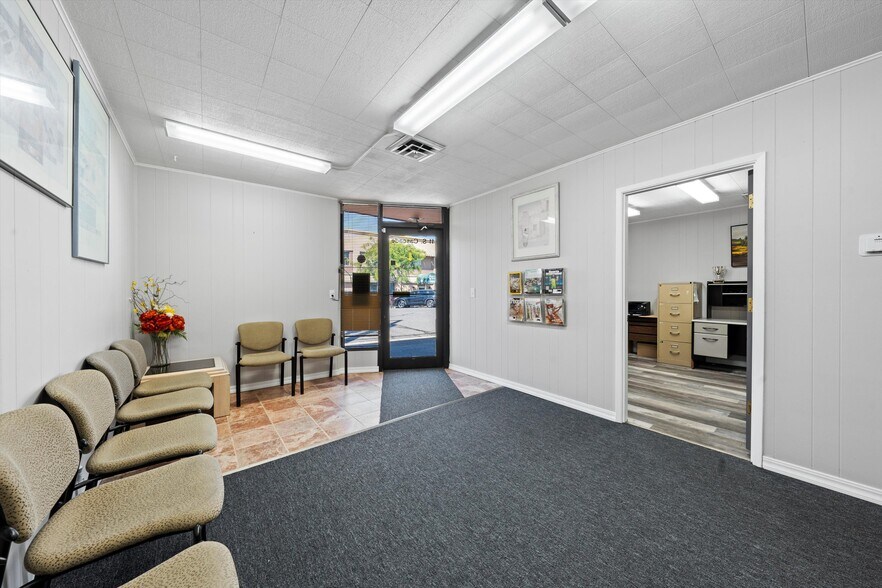More Photos Of 11 S Cascade St, Kennewick Office For Sale