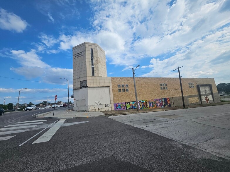 More Photos Of 1466 Evergreen Ave, Saint Louis Warehouse For Sale