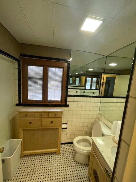 More Photos Of 4499 Mt Royal Blvd, Allison Park Office For Sale