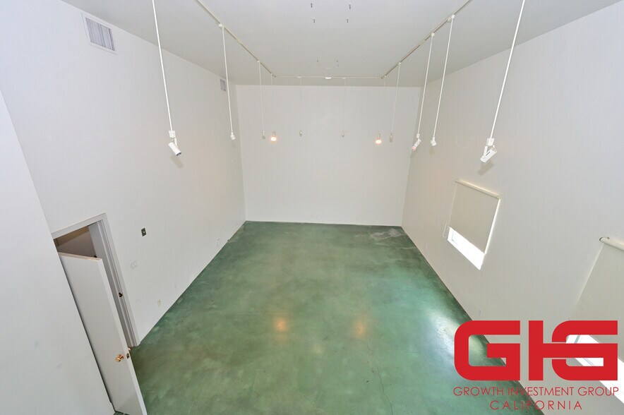 More Photos Of 88 N Hill Ave, Pasadena Storefront For Sale