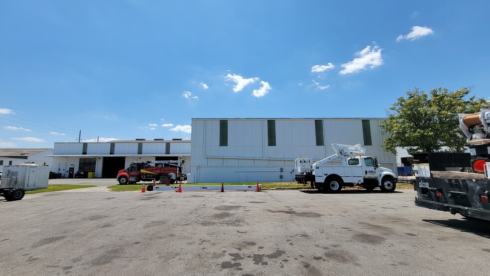 Primary Photo Of 1805 Crown Way, Orlando Warehouse For Lease