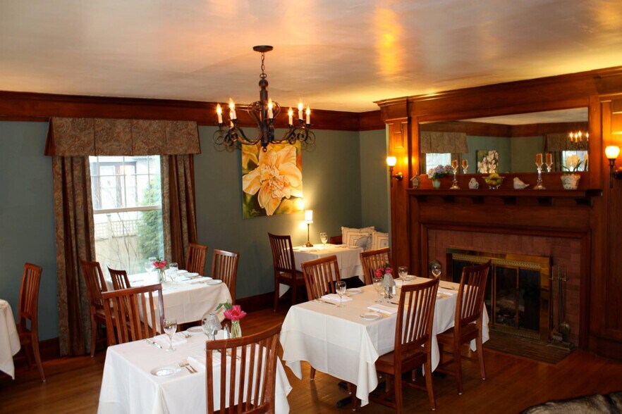 More Photos Of 548 Main St, Fryeburg Hotel For Sale