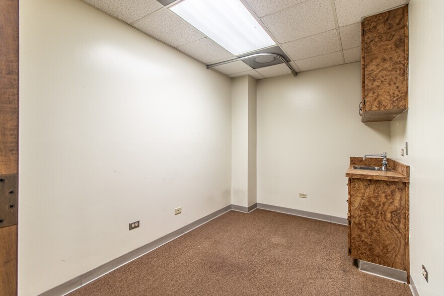 More Photos Of 398 Hart Street, Monroe Medical For Lease