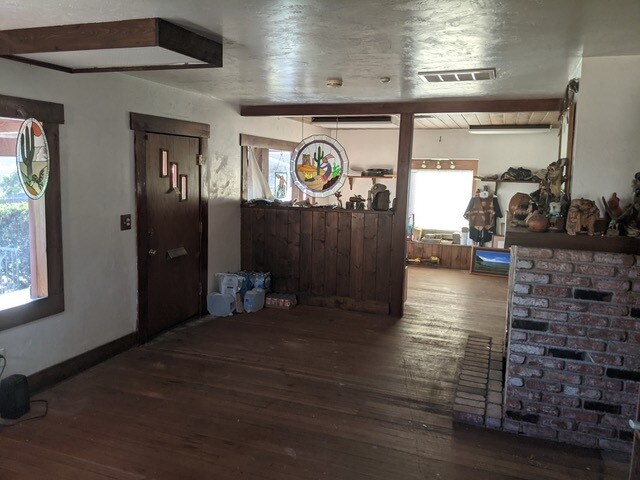 More Photos Of 2757 Foothill Blvd, La Crescenta Freestanding For Sale