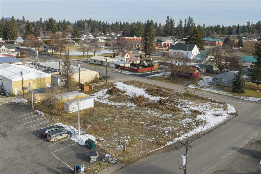 More Photos Of 120-124 E Crawford St, Deer Park Freestanding For Sale