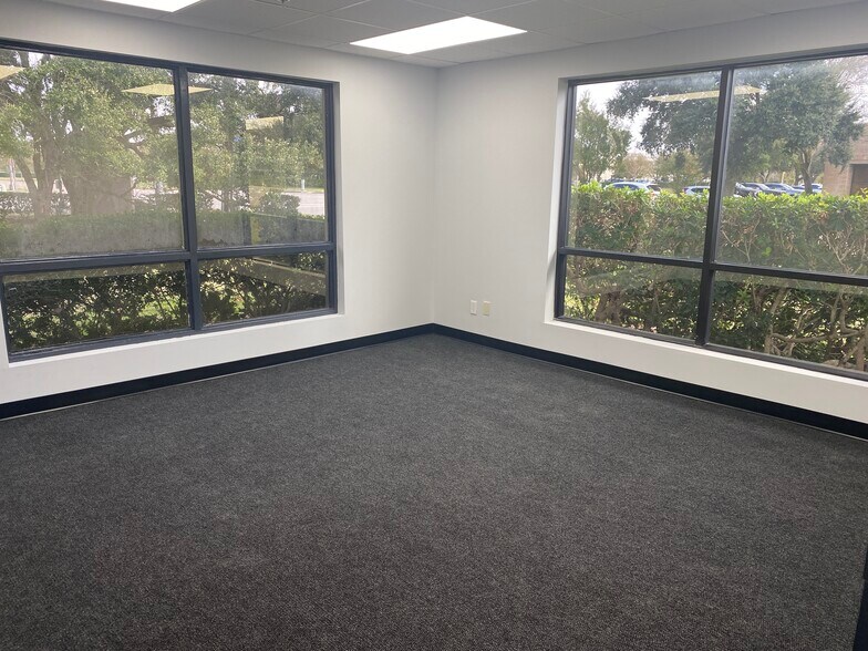 More Photos Of 10450 Corporate Dr, Sugar Land Manufacturing For Sale