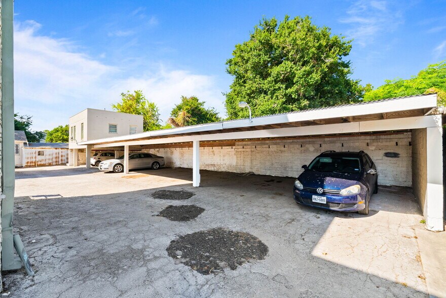 More Photos Of 615-619 S Tancahua St, Corpus Christi Apartments For Sale