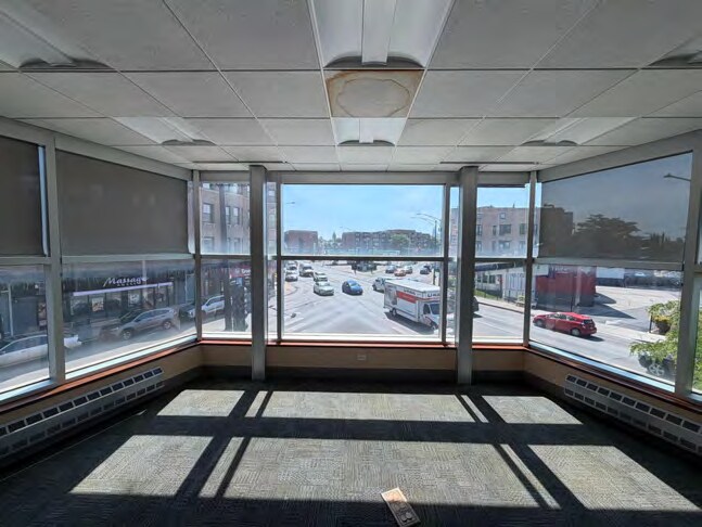 More Photos Of 1640 W Fullerton Ave, Chicago Bank For Sale