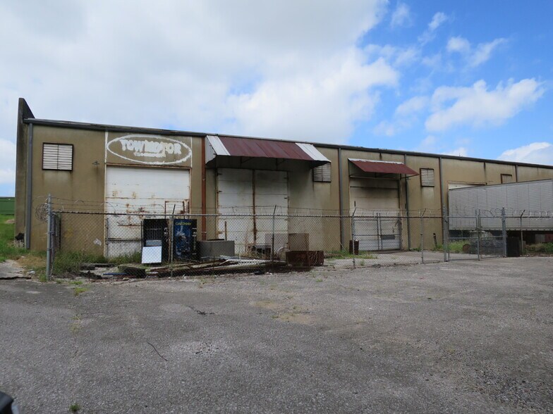 More Photos Of 845 E E.H. Crump Blvd, Memphis Warehouse For Sale