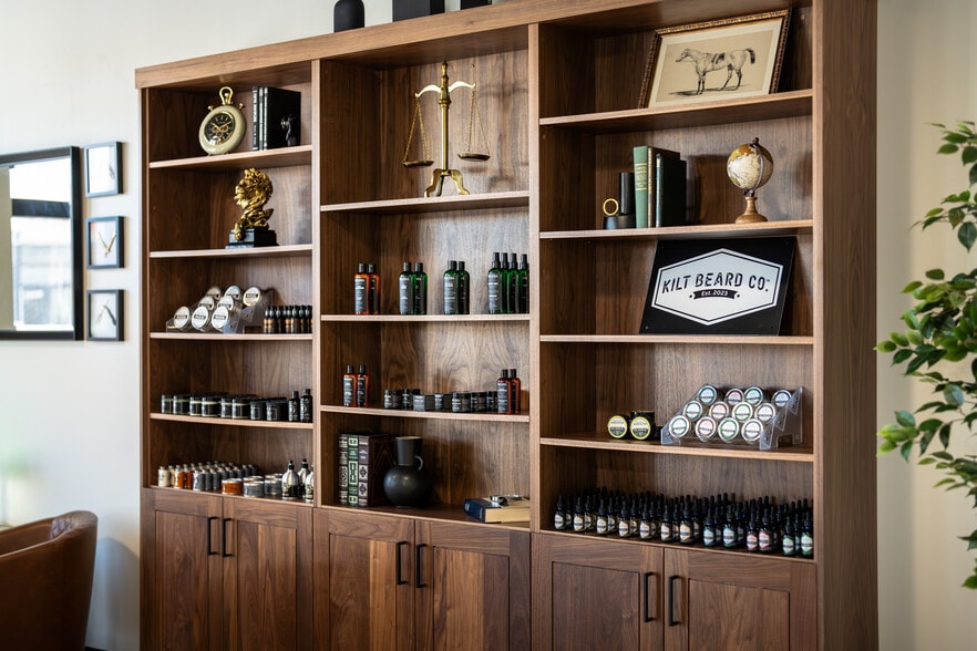 More Photos Of 1675 W Redstone Center Dr, Park City General Retail For Lease