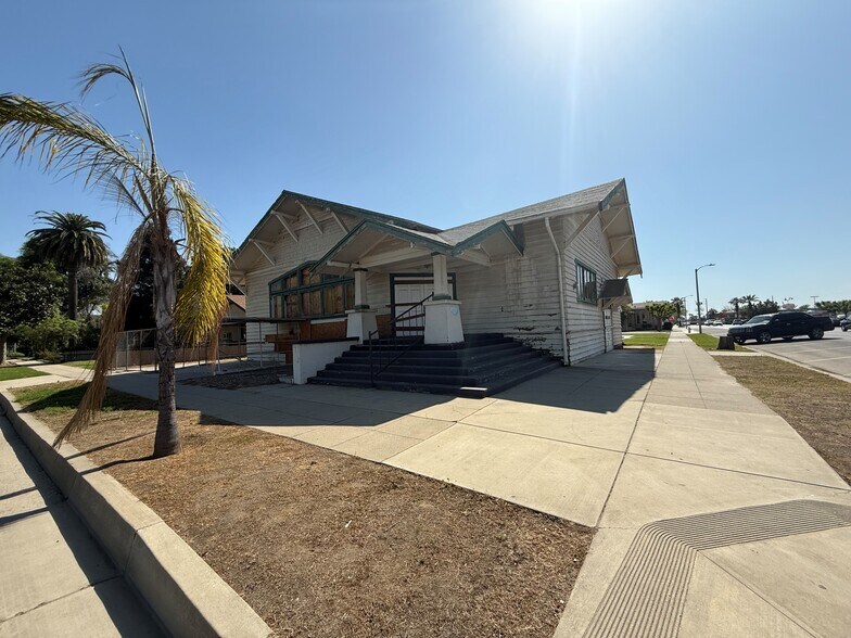 Primary Photo Of 284 E Hermosa St, Lindsay Specialty For Sale