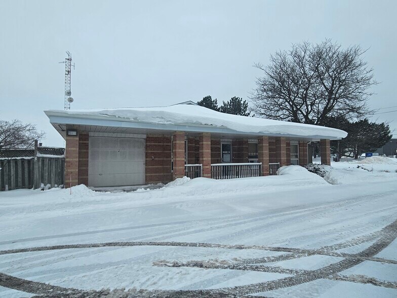 More Photos Of 30 Ridgeway Cir, Woodstock Office For Sale