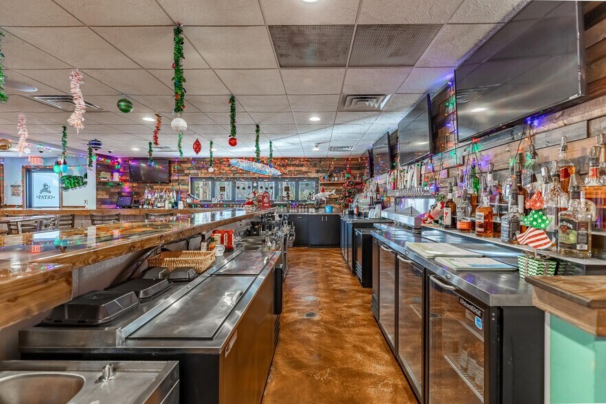 More Photos Of 840 S Broad St, Griffith Restaurant For Sale