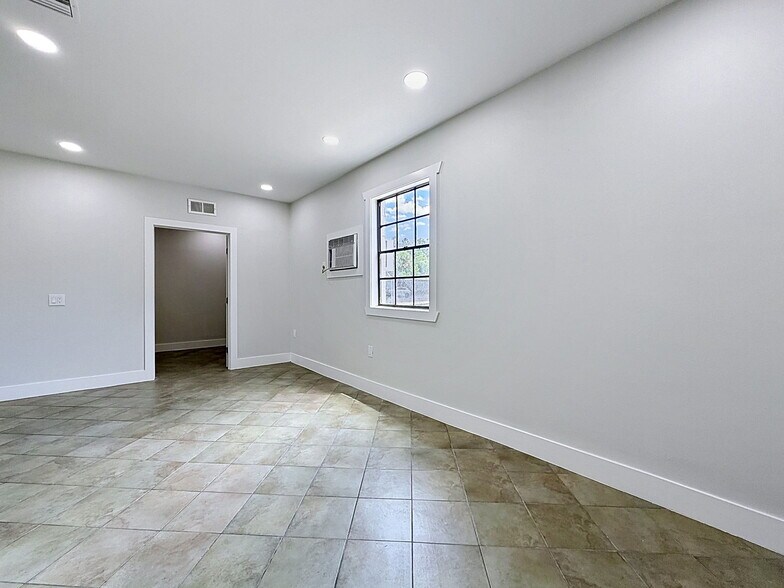 More Photos Of 13414 US Highway 19, Hudson Showroom For Lease
