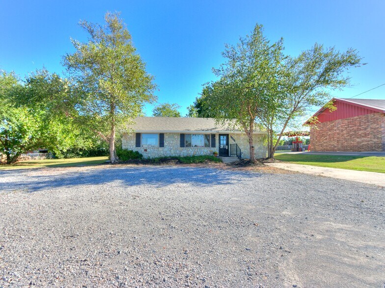 More Photos Of 16446 NE 23rd St, Choctaw Office Residential For Sale