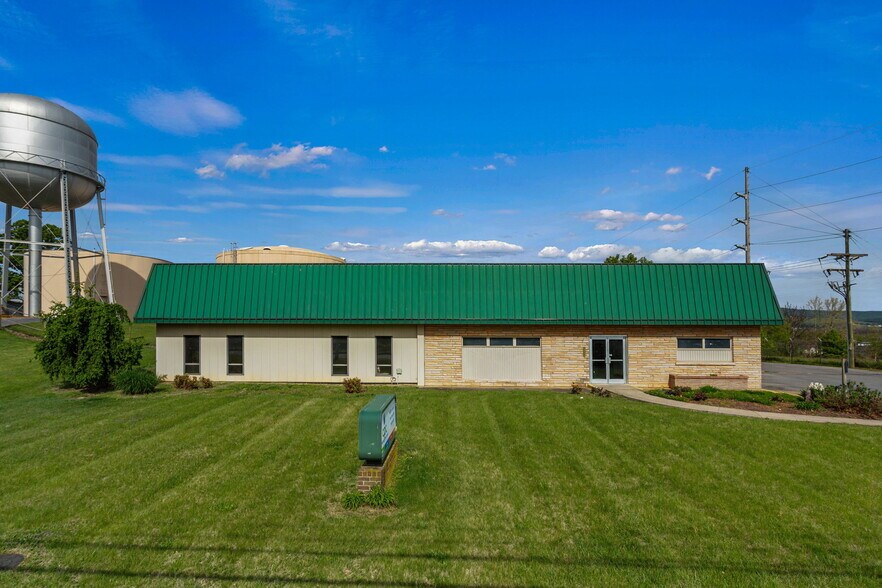 More Photos Of 13963 Timber Way, Timberville Office For Lease