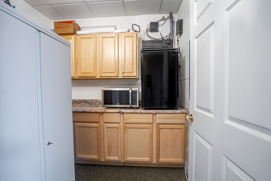 More Photos Of 1037 Palisades Blvd, Osage Beach Medical For Sale