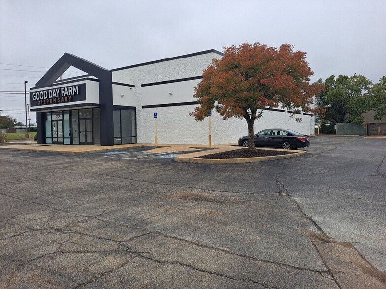 More Photos Of 3836 N Gloster St, Tupelo Freestanding For Lease