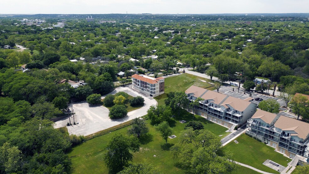 More Photos Of 640 E Mather St, New Braunfels Apartments For Sale