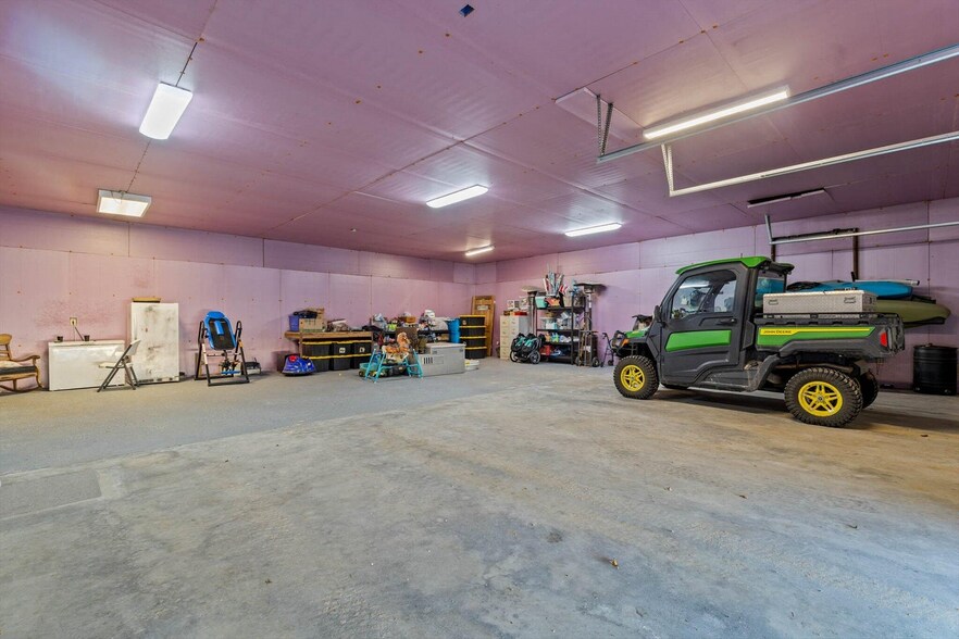 More Photos Of 558 Lucky Rd, Seymour Service For Sale