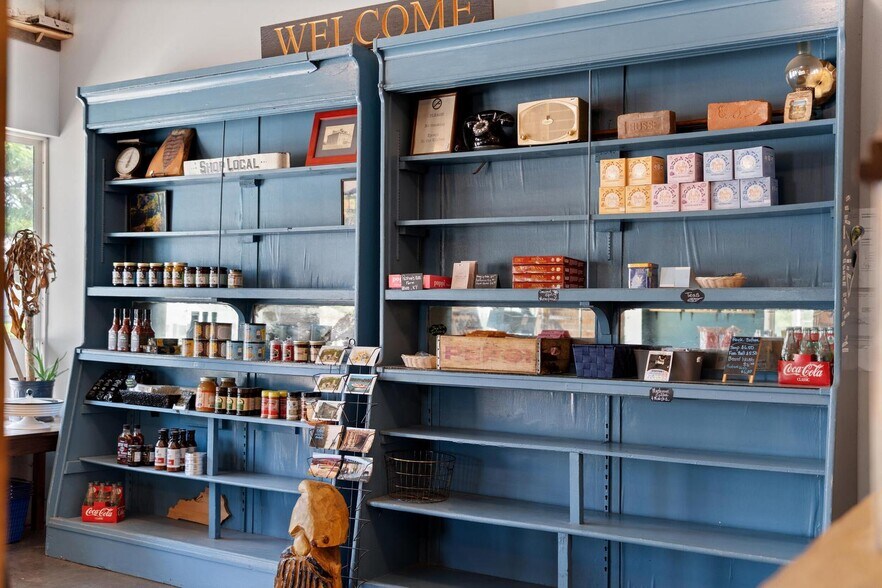 More Photos Of 104 S Main St, Glencoe Storefront Retail Residential For Sale