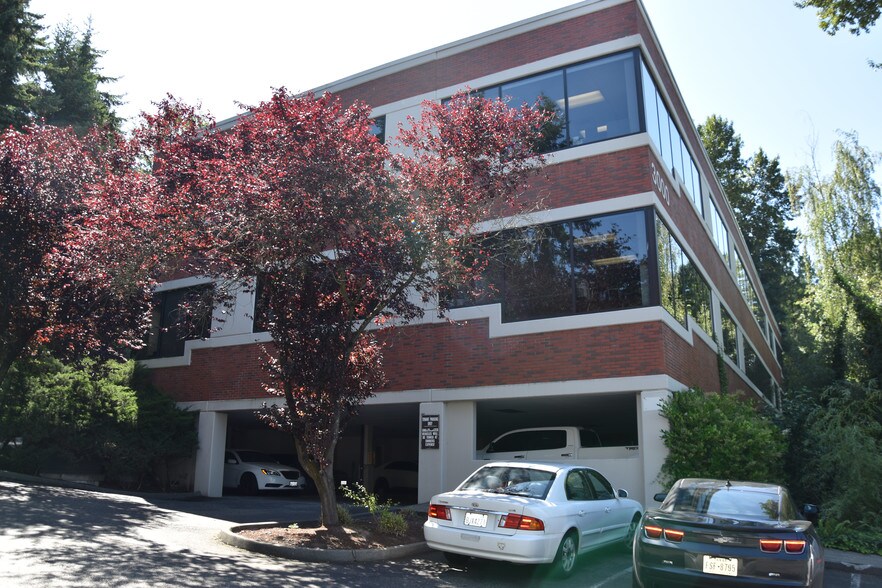 More Photos Of 3000 Northup Way, Bellevue Office For Sale