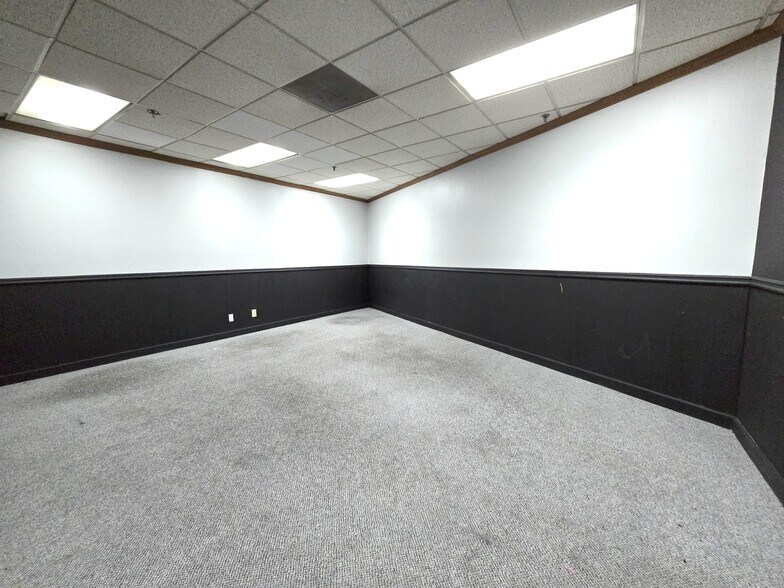 More Photos Of 6624 Jimmy Carter Blvd, Peachtree Corners Industrial For Sale