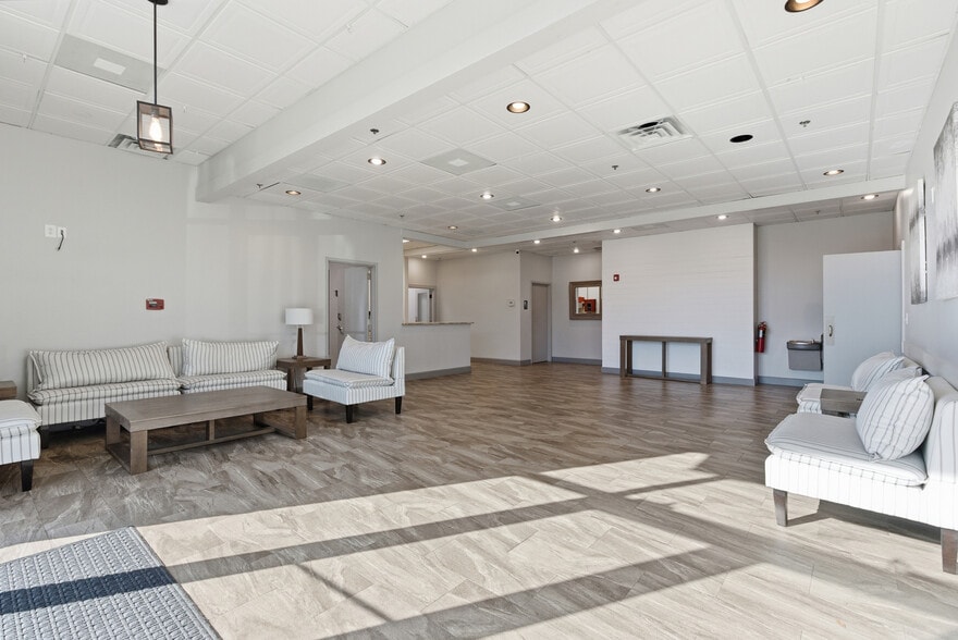 More Photos Of 11303 Highway 92, Woodstock Freestanding For Sale