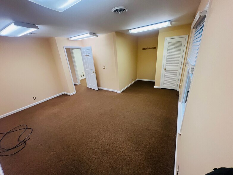 More Photos Of 233 Wilson Pike Cir, Brentwood Office For Lease