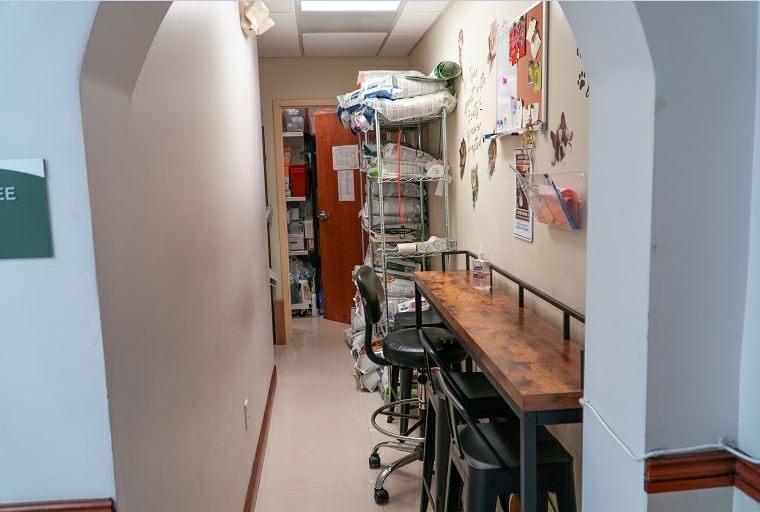 More Photos Of 9400 NW 58th St, Miami Veterinarian Kennel For Lease
