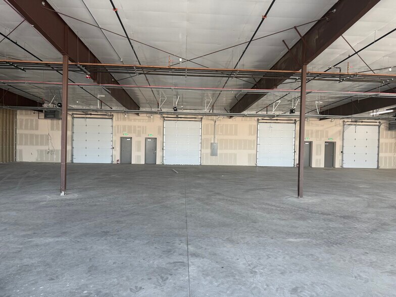 More Photos Of 18860 Clarke Rd, Parker Showroom For Lease