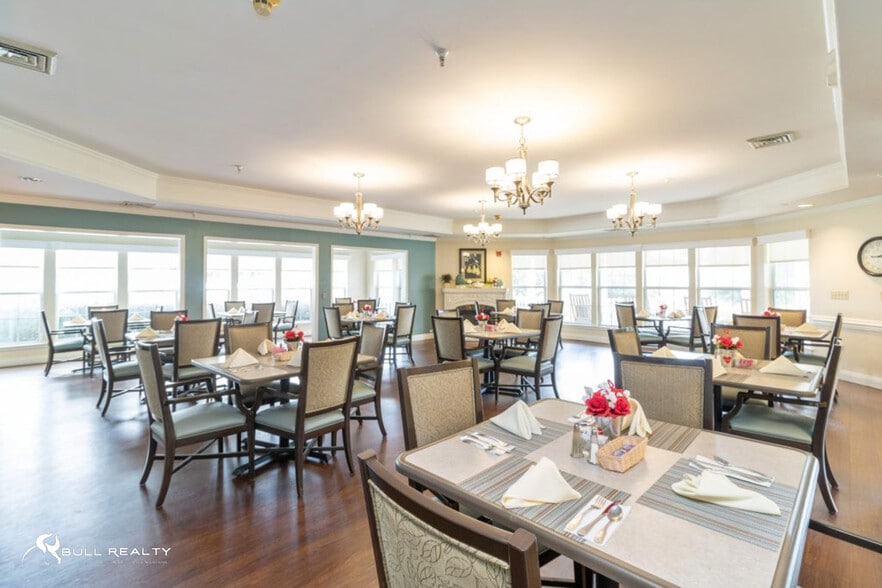 More Photos Of 871 Twinforks Ave, Auburn Assisted Living For Sale